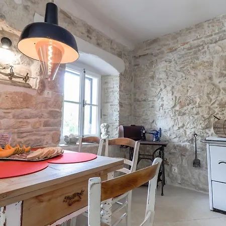 4 Apartment Mugeba
